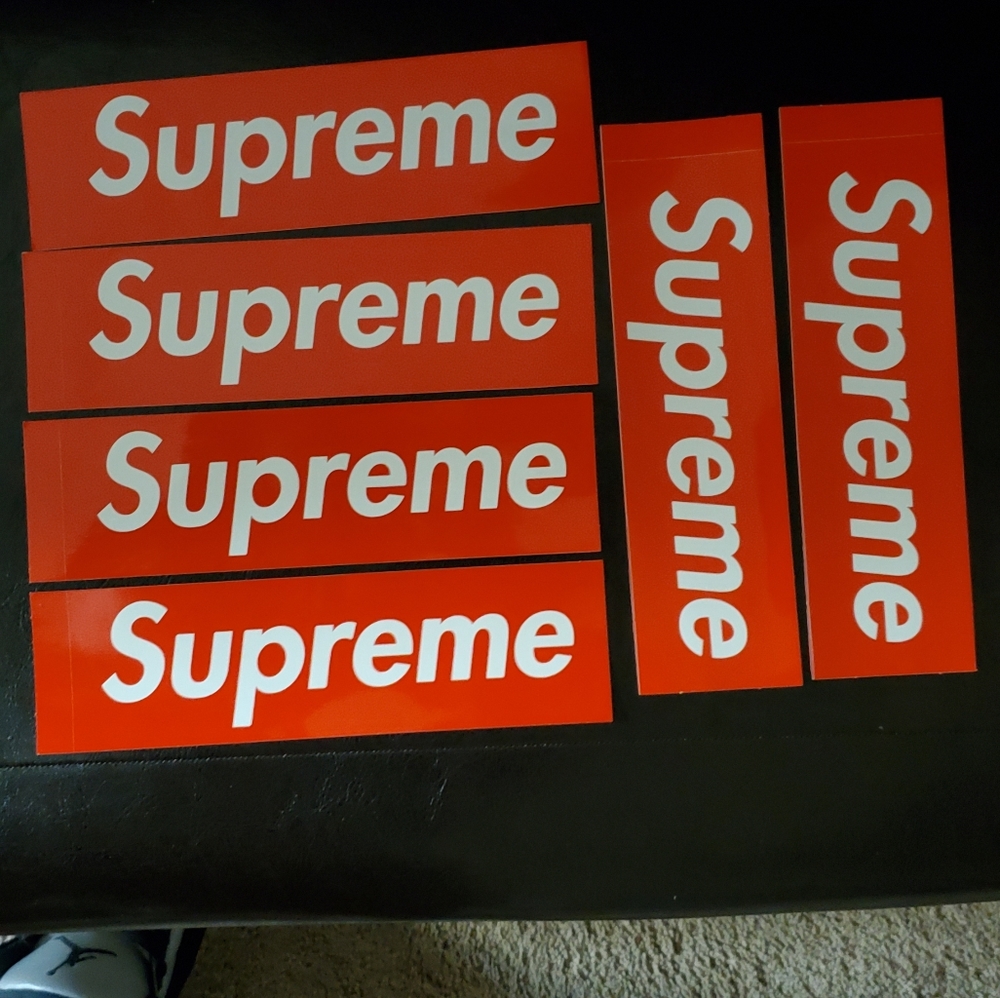 100% Authentic Supreme - Picture 2 of 2